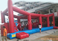 Jogos infláveis dos esportes do corredor azul vermelho de N com a parede de escalada das bolas N do obstáculo