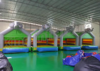 Campo de jogos interno e exterior do castelo de salto inflável da forma do ônibus da selva