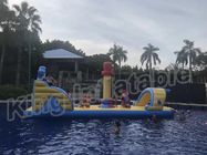Parques infláveis de flutuação comerciais da água das crianças com corrediça, cor personalizada