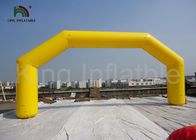 Arco inflável da entrada da propaganda amarela gigante para a mostra relativa à promoção