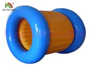 Brinquedo de passeio azul/do amarelo água inflável da bola do PVC da água do rolamento para o parque da água