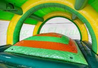 A barraca Bouncy inflável colorida do animal selvagem caçoa o leão-de-chácara do PVC com monte pequeno