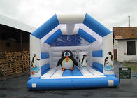casas infláveis do salto do tema do pinguim de 5m*4m para crianças