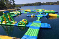 A água inflável comercial gigante estaciona o jogo dos brinquedos da água do verão para o lago