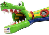 Jogos infláveis infláveis dos esportes do curso de obstáculo do crocodilo 6.5x5.5m verde exterior