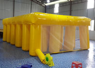 Jogos infláveis amarelos dos esportes que correm o obstáculo para as crianças 6 * 6m
