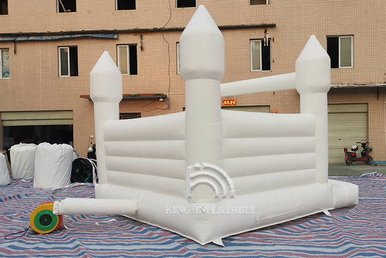 Cama de salto branca inflável do castelo 13ft*11.5ft*10ft Jumper Bouncy Castle Wedding Decorations do leão-de-chácara para o partido