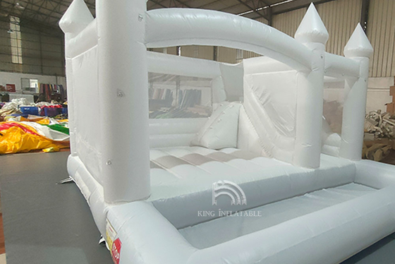 Decorações do banquete de casamento de Pit Combo Jumper Bouncy House da bola da corrediça do castelo do rei Inflatable White Bounce que saltam a cama