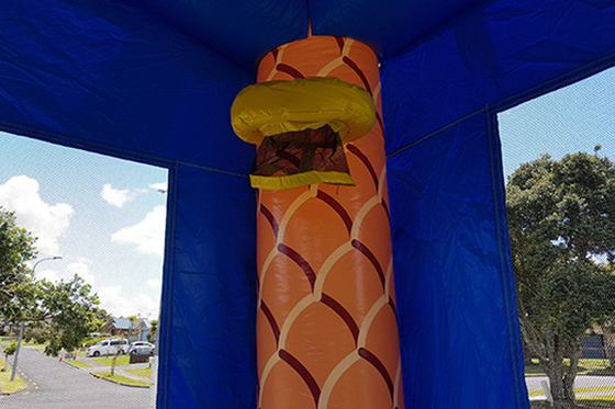 As crianças adultas exteriores do castelo Bouncy inflável saltam a casa do salto com corrediça para arrendamentos