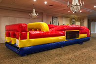 O leão-de-chácara inflável gigante comercial dos cursos de obstáculo compete vendas do jogo do esporte