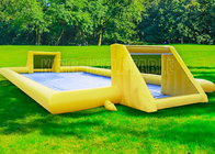 Campo de futebol ao ar livre inflável jogos esportivos 0,55 mm PVC à prova d'água campo de futebol inflável para crianças