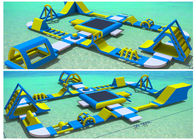 Parques infláveis reforçados resistentes UV da água de 3000M, parque de flutuação inflável do Aqua