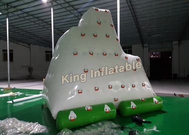 Brinquedo inflável da água do PVC do branco gigante 0.9mm que surpreende o iceberg de flutuação inflável
