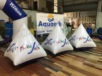 Brinquedos de flutuação infláveis herméticos do PVC da água das boias do triângulo com a bomba de ar aprovada do CE