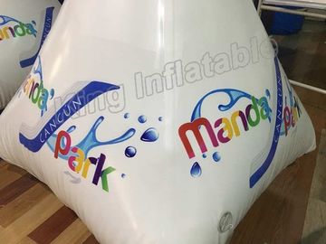 Brinquedos de flutuação infláveis herméticos do PVC da água das boias do triângulo com a bomba de ar aprovada do CE