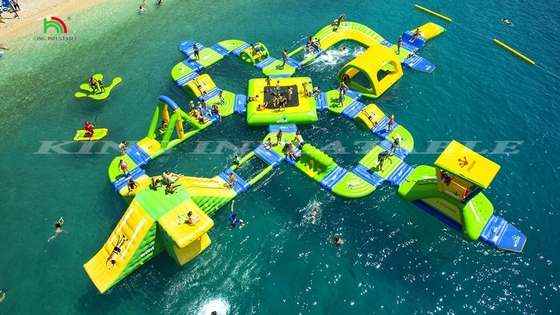 Desenho personalizado Grande parque aquático inflável Jogos aquáticos flutuantes comerciais Equipamento de parque aquático de obstáculos