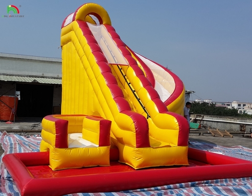 Piscina de água inflável vermelha com escorregas duplas fechadas Crianças casa de salto comercial piscina de água fechada