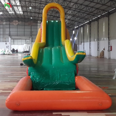 Campo inflável de obstáculos Campo desportivo de água inflável com piscina