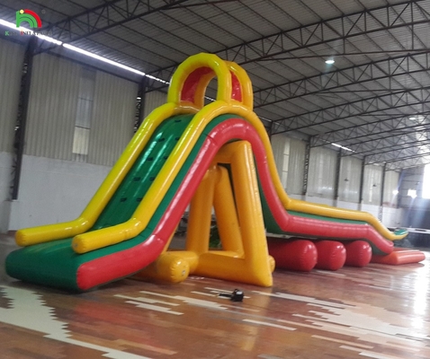 Campo inflável de obstáculos Campo desportivo de água inflável com piscina