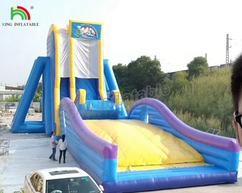 Aluguer de festas comerciais Interessante Deslizante de água inflável azul louco para crianças e adultos