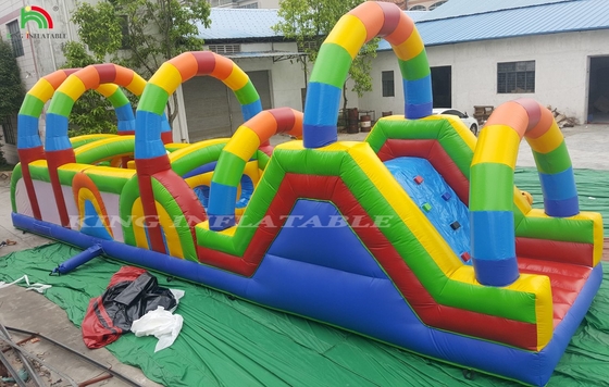 Campo de obstáculos comercial de terra Esporte Jogo de obstáculos inflável para crianças