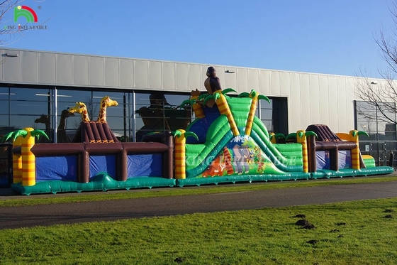 Grande campo de obstáculos inflável ao ar livre com escorrega e vedação salto de salto jogo esportivo com trampolim e escorrega