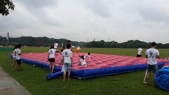Desafio competitivo Curso de obstáculos de salto inflável Colchão de PVC Correndo Equipamento de curso inflável para evento
