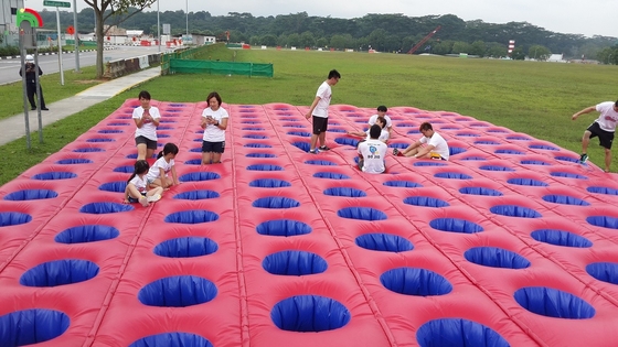 Desafio competitivo Curso de obstáculos de salto inflável Colchão de PVC Correndo Equipamento de curso inflável para evento