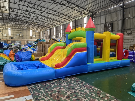 Jogo de festa de gramado no quintal ao ar livre húmido seco inflável casa de salto combo campo de obstáculos com slide pool pit
