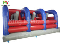 Jogos infláveis gigantes dos esportes do curso de obstáculo do vermelho 10x10m com Tangled acima para o adulto