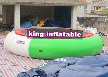 Verde/branco aquáticos que salta o brinquedo inflável da água, trampolim da água do diâmetro do PVC 5m