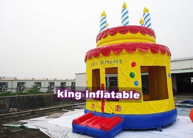 Castelo Bouncy inflável do bolo do feliz aniversario de Drawed da mão para o diâmetro da família 4m