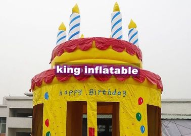 Castelo Bouncy inflável do bolo do feliz aniversario de Drawed da mão para o diâmetro da família 4m