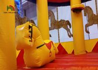 casas comerciais do salto do divertimento inflável do carrossel do roxo de 8x6m com corrediça para crianças