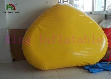 Boia inflável do amarelo do brinquedo da água de encerado do PVC dos bens 0.9mm Plato para o parque da água