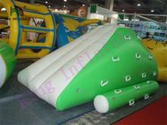 O Aqua personalizou brinquedos infláveis da água/mini iceberg de salto do PVC para o adulto e as crianças