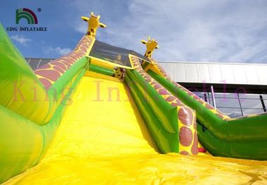 A corrediça seca inflável verde/do amarelo girafa do PVC personaliza a corrediça para atividades exteriores