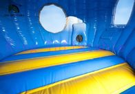 O castelo de salto inflável do disco colorido do circo com corrediça imprimiu o palhaço/animais