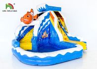 Corrediça de água inflável de Clownfish com piscina pelo encerado durável do PVC