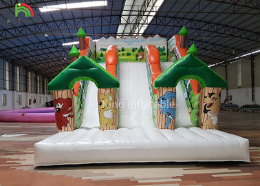 O tema da floresta inflável seca o campo de jogos verde das crianças da árvore da corrediça para o arrendamento comercial