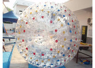 A bola inflável colorida do PVC Zorb/bola de rolamento inflável para crianças tem o divertimento