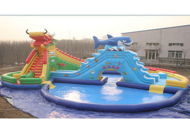 Parques infláveis da água do grande negócio