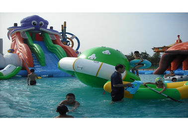 Parques infláveis da água do grande negócio