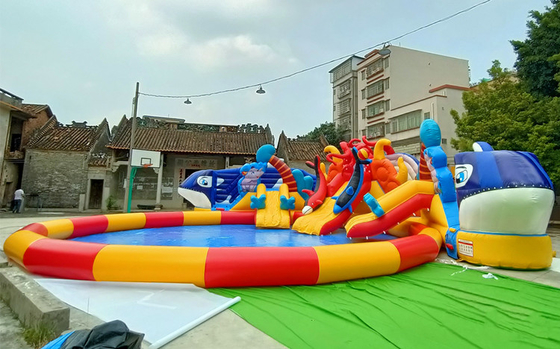 Parque inflável da água do PVC do tubarão enorme 0.9mm com piscina