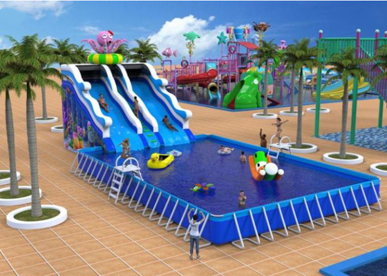Do parque inflável da água do tubarão piscina grande com corrediça de água