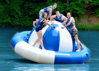 Balancim inflável de Saturn do parque da água, girador inflável azul atrativo do jogo da água
