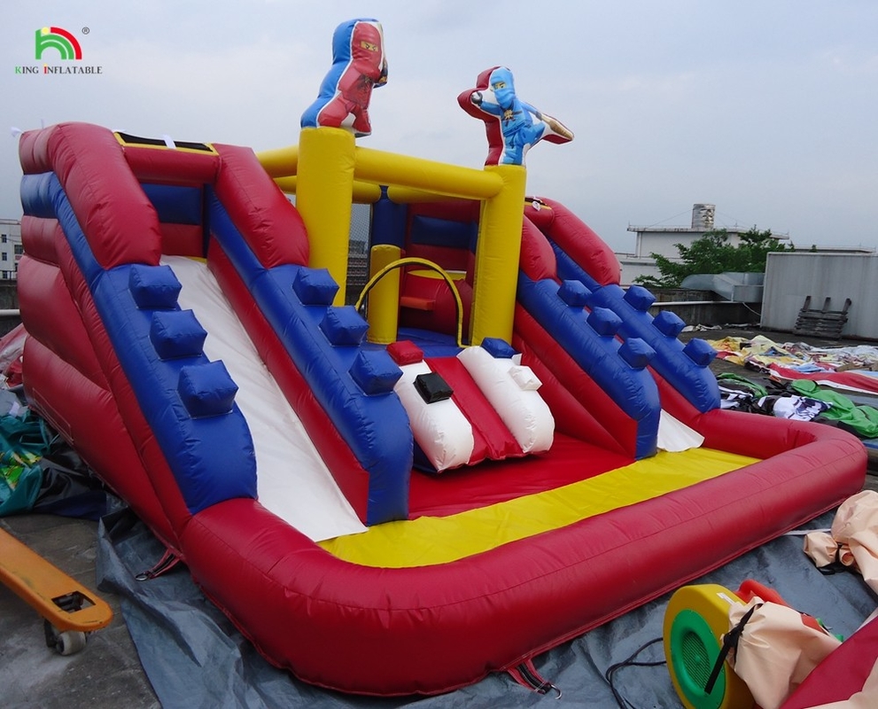 Slides de água infláveis comerciais populares com piscina Slides de água de pista dupla infláveis para crianças e adultos